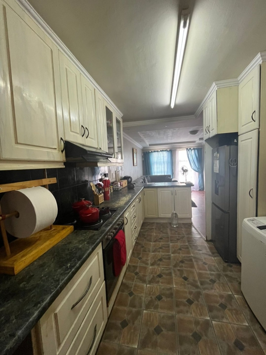 4 Bedroom Property for Sale in Strandfontein Village Western Cape